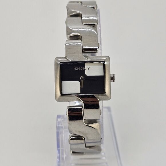 DKNY 24MM Women's Watch Checkered Pattern Dial Gray Bracelet Band 7" New Battery - Picture 1 of 12
